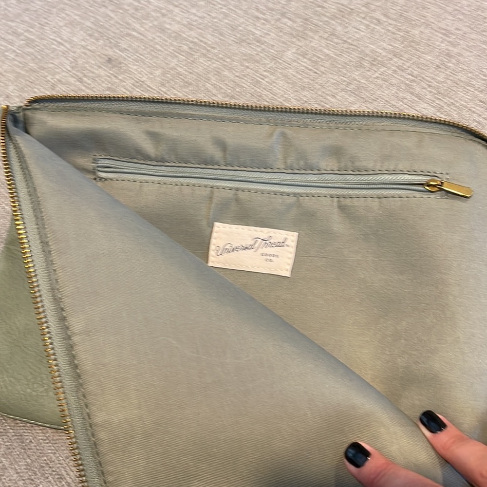 Soft Green Universal Thread Wristlet - image 3